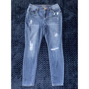 Maurices‎ Mid-Rise Destressed Jeans Distressed Denim Casual Everyday Size M